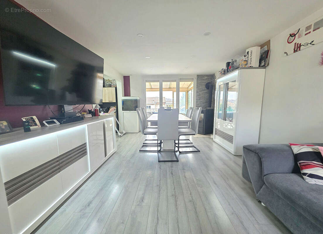 Maison à SAINT-QUENTIN-FALLAVIER