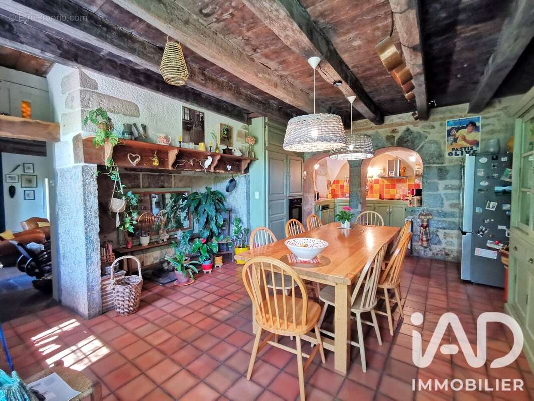 Maison 199 m² à Cambes  - photo 5