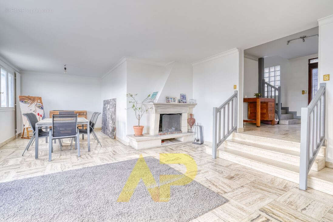 Maison à LE PLESSIS-ROBINSON