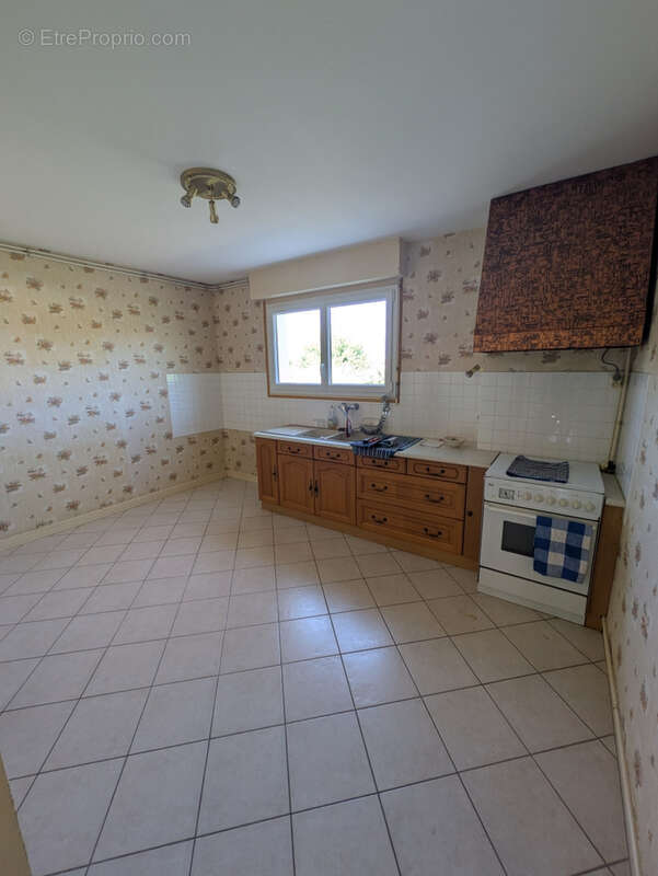 À découvrir sans tarder ! Belle maison familiale avec piscine   Saintes Rive Gauche - photo 3