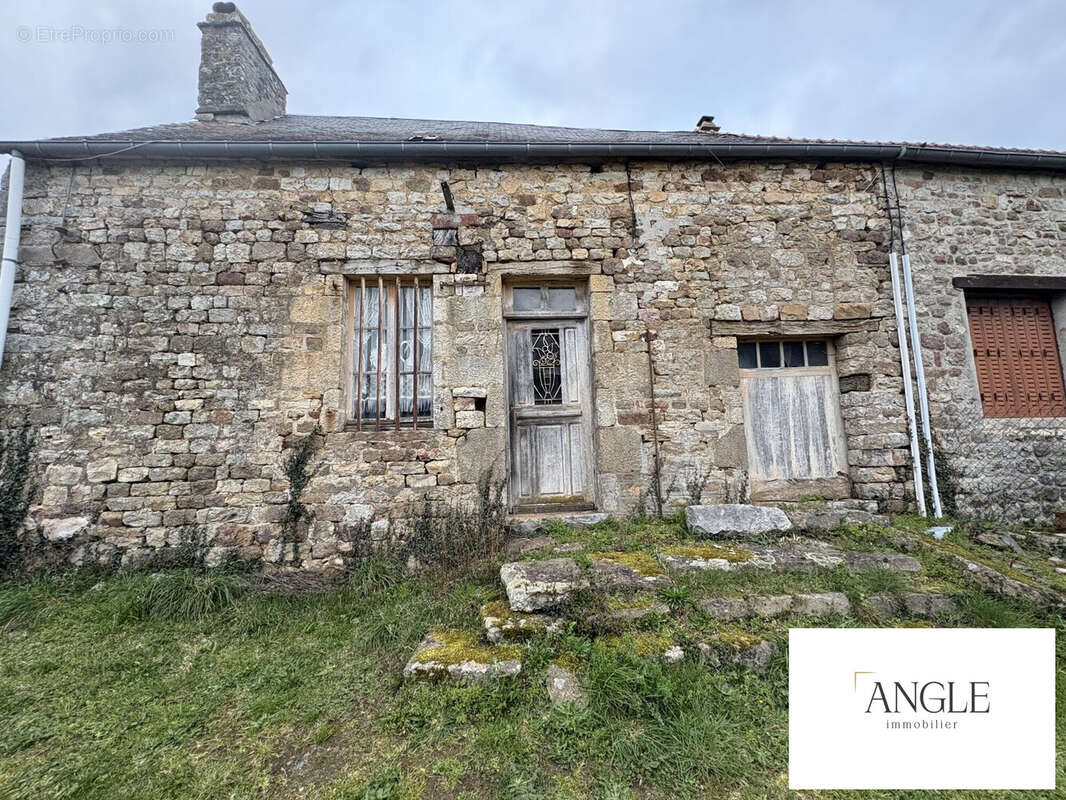 Maison à SAINT-CALAIS-DU-DESERT