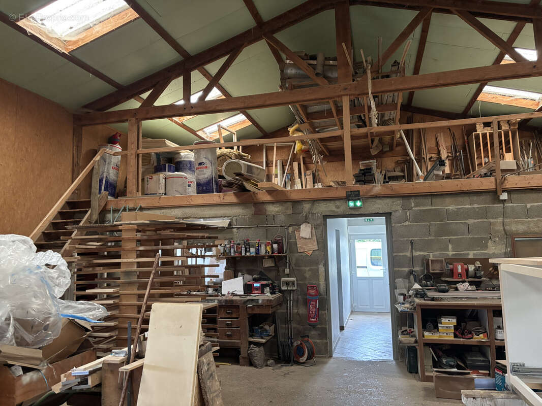 Local professionnel de 350 m2 - secteur le mele sur sarthe - photo 6