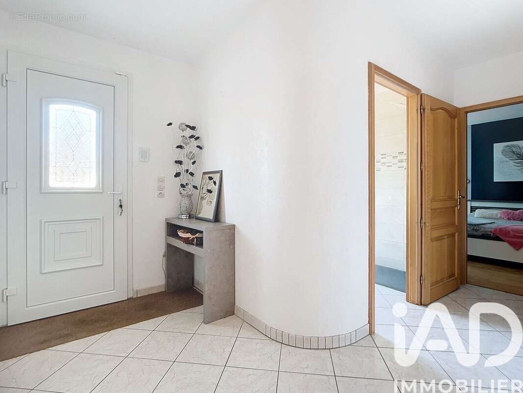 Maison 138 m² à Waldweistroff  - photo 9