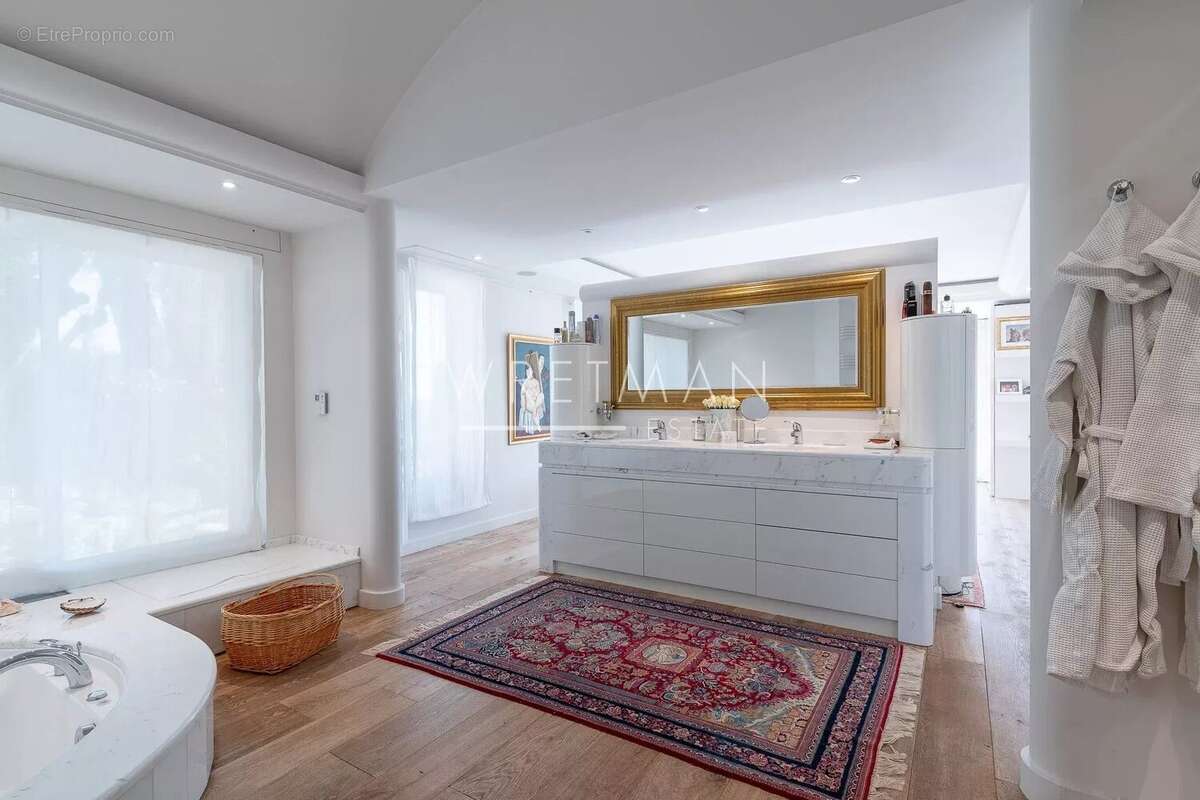 Maison à MOUGINS