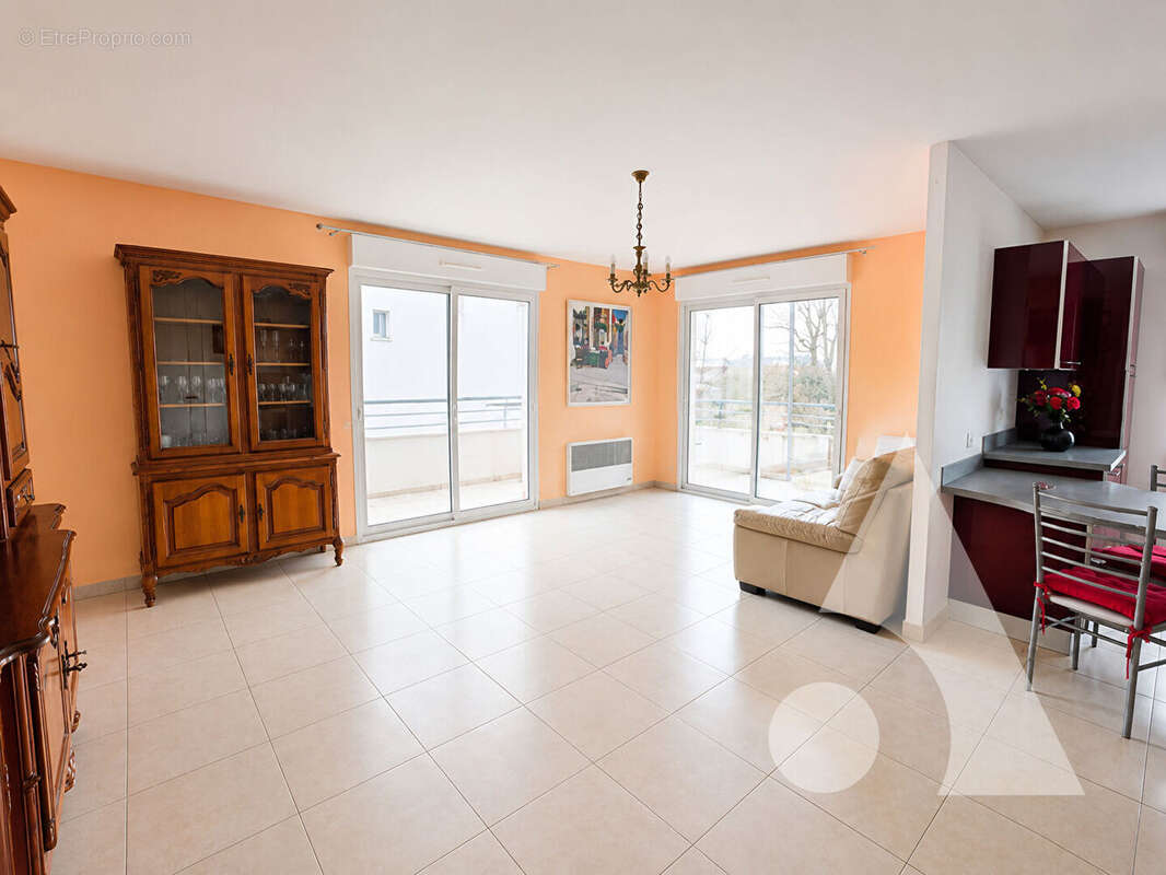 Sainte-geneviève-des-bois ,résidence de standing ,t3 de 80 m² ,terrasse 15 m² , double garage motorisé - photo 3