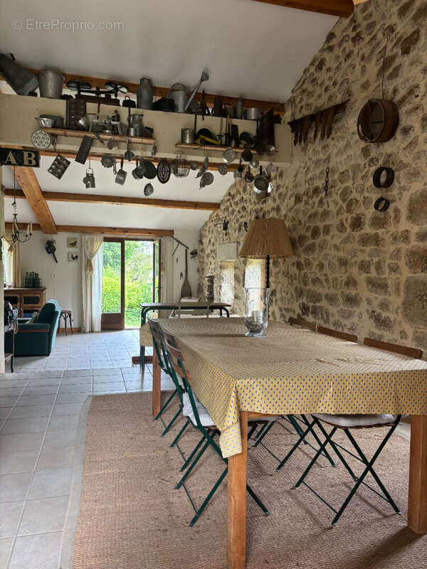Maison à COLOMBIER-LE-JEUNE
