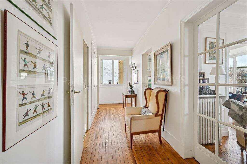 Appartement à PARIS-7E