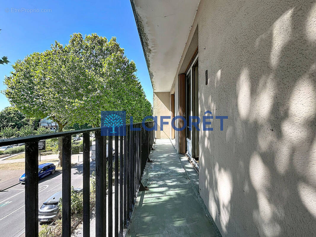 Appartement à SAINT-NOM-LA-BRETECHE