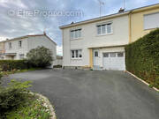 Maison à SAINT-MACAIRE-EN-MAUGES