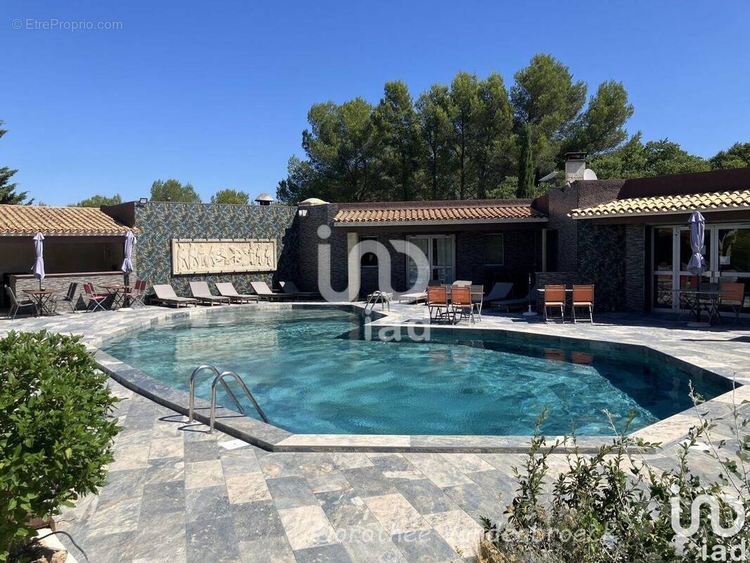 Photo 1 - Commerce à SALON-DE-PROVENCE