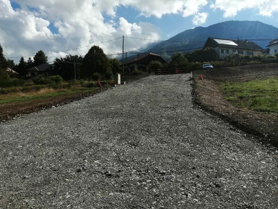 Terrain 500 m² à Pugny-Chatenod  - photo 2