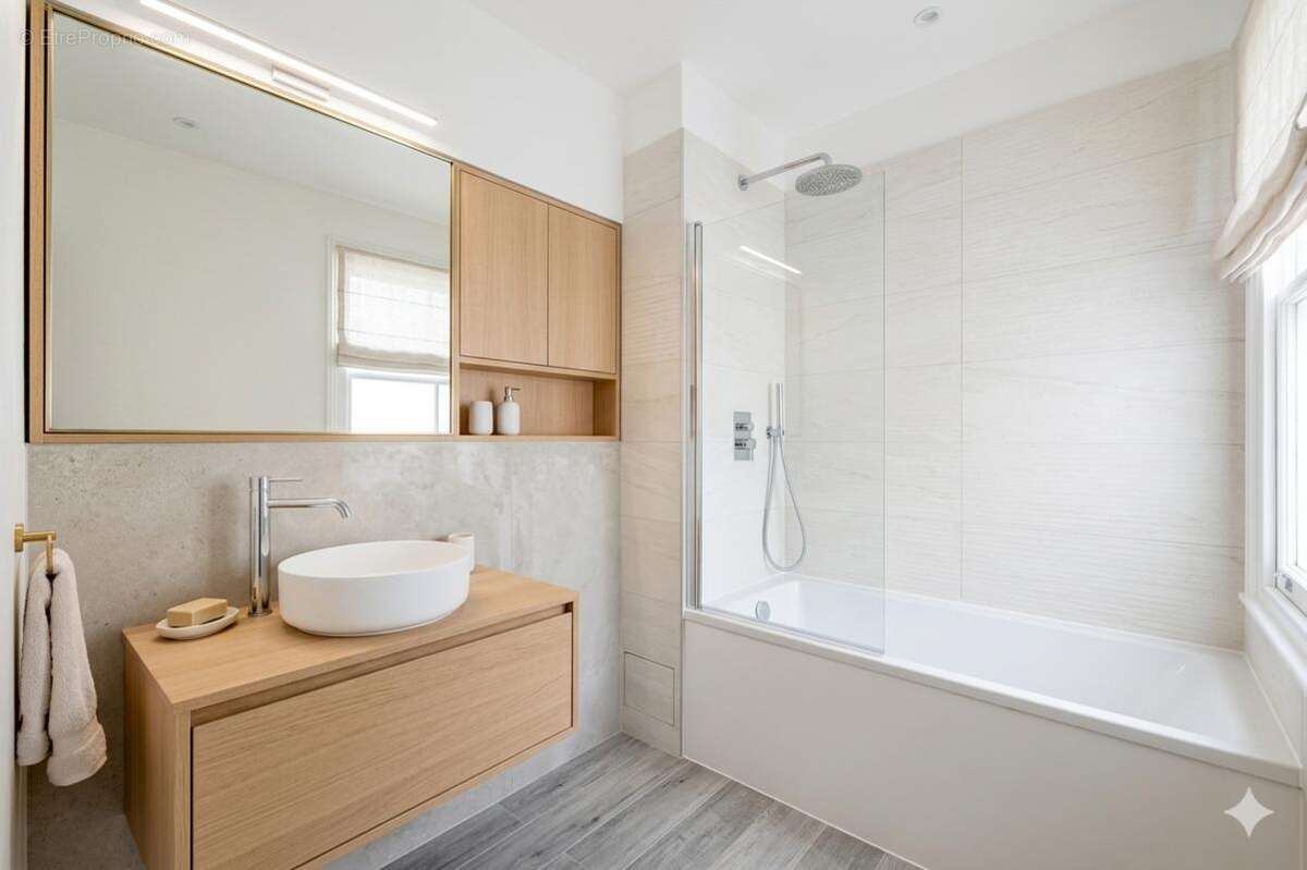 Appartement à PARIS