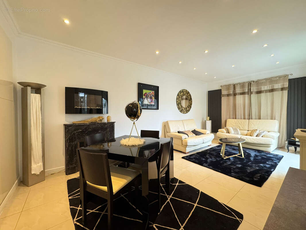 Maison à SAINT-MAUR-DES-FOSSES