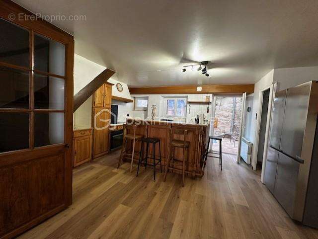 Maison 198 m2 - 8 pièces - photo 2