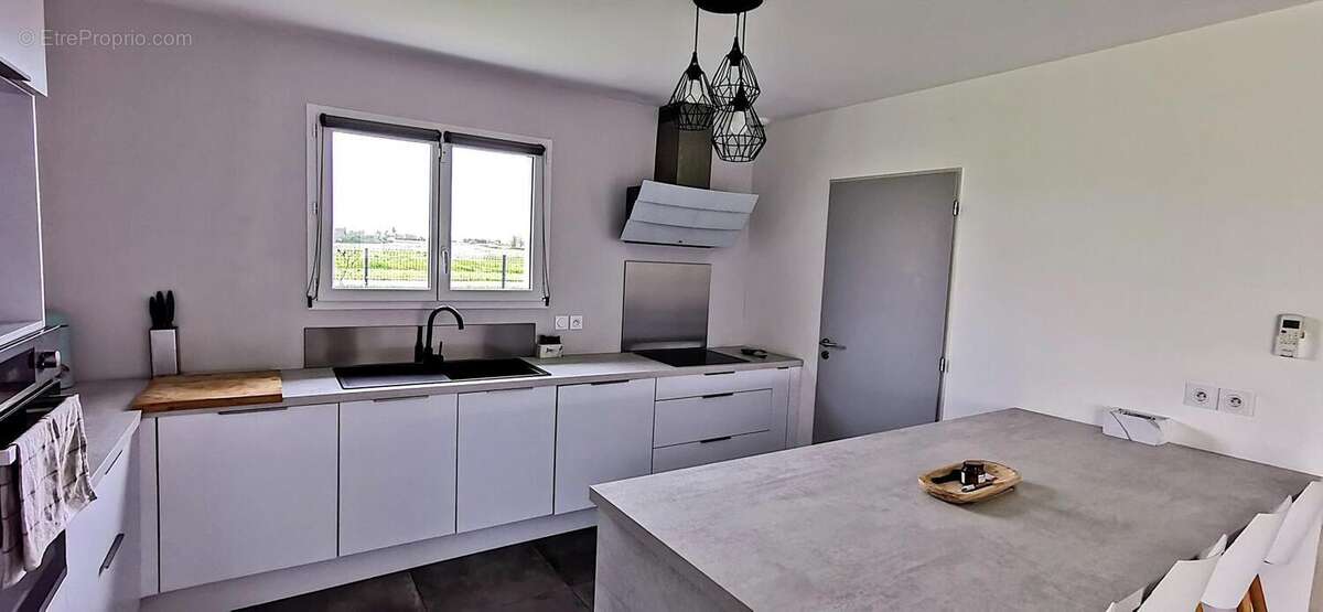 Maison à BAYON-SUR-GIRONDE