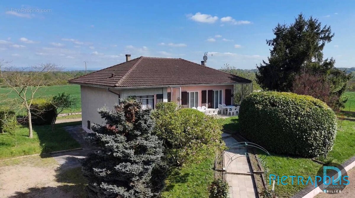 Maison à MEZERIAT