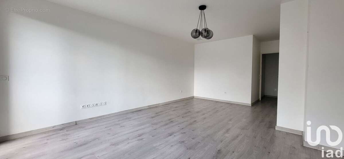 Photo 4 - Appartement à GENNEVILLIERS