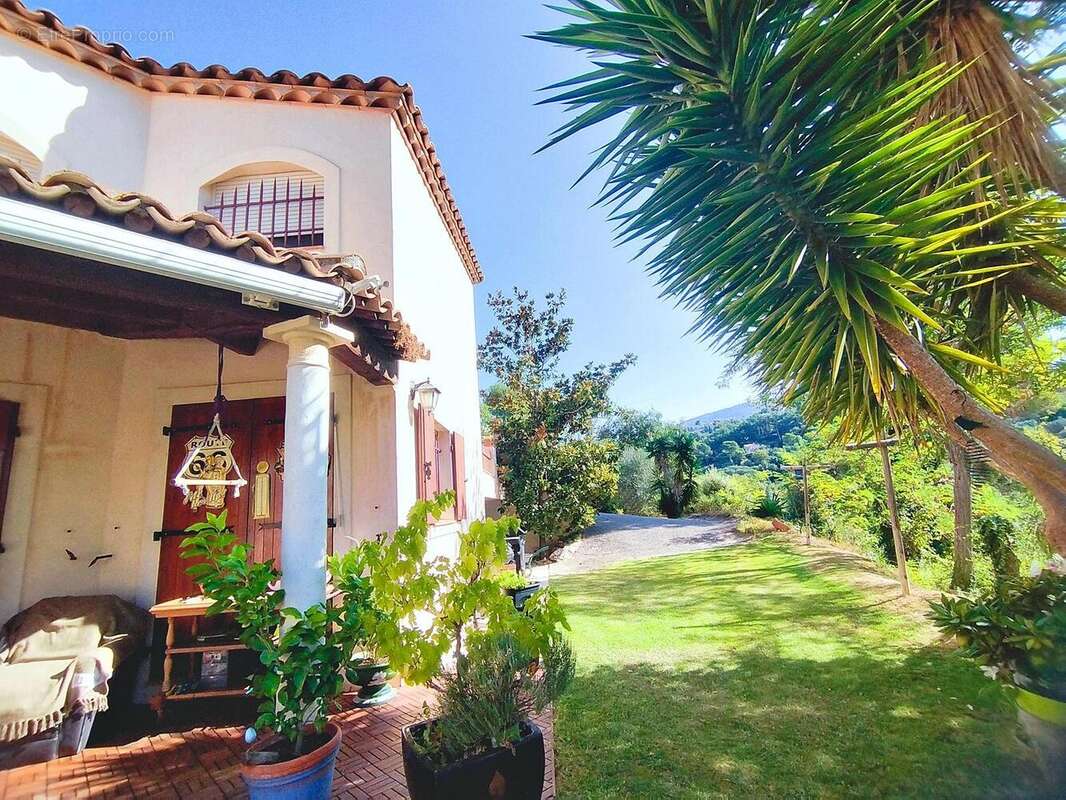   - Maison à COLOMARS