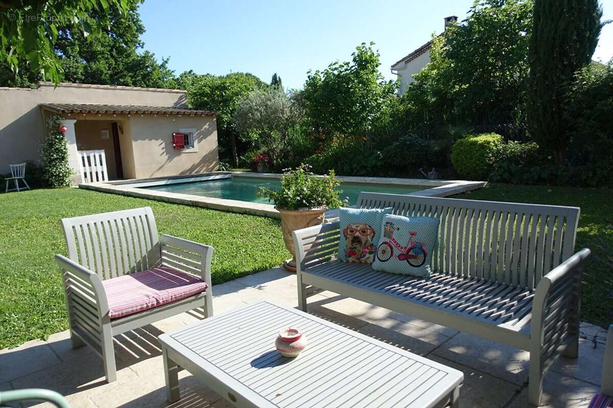 Maison à MORIERES-LES-AVIGNON