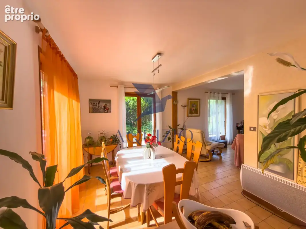 Maison 4 chambres + bureau sur un grand terrain avec piscine - photo 7