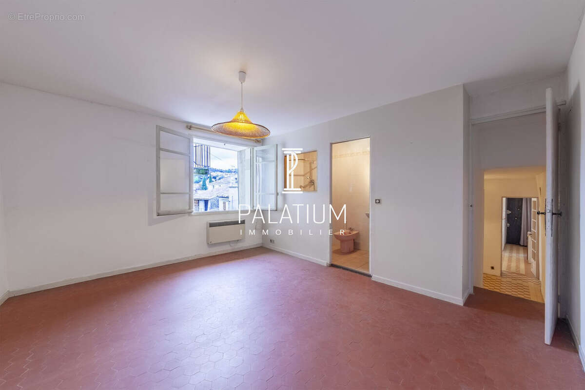 Appartement à GREOUX-LES-BAINS