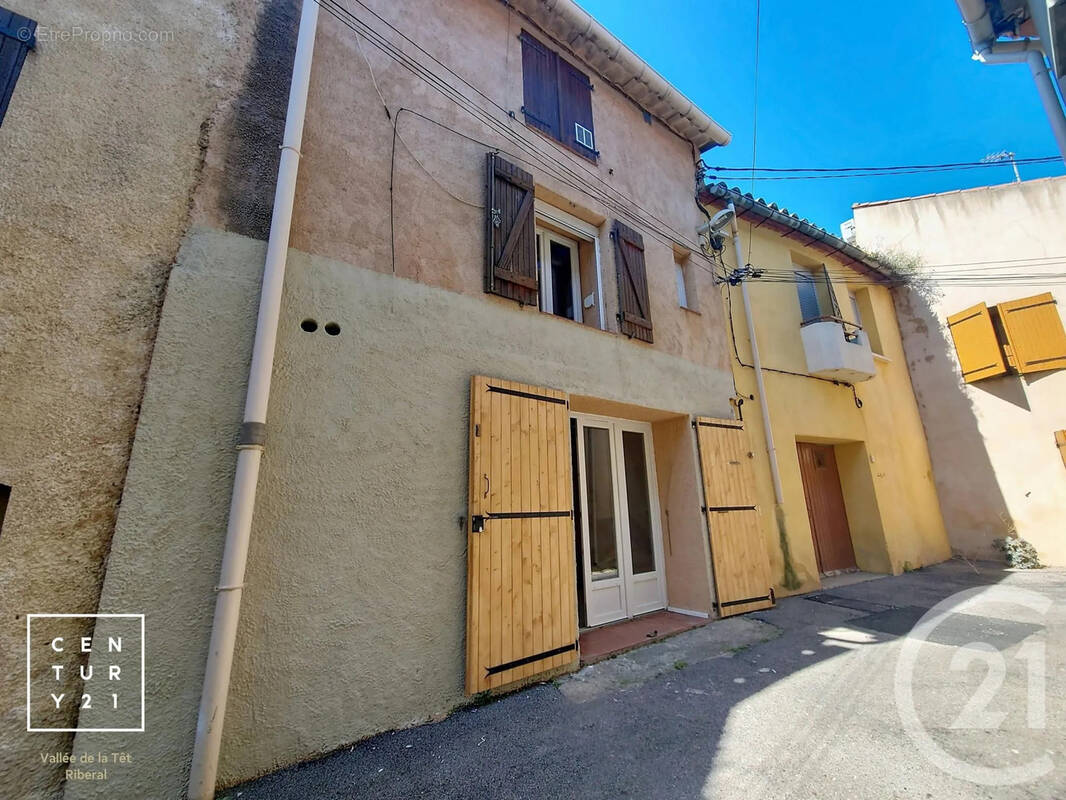 Maison à PEZILLA-LA-RIVIERE