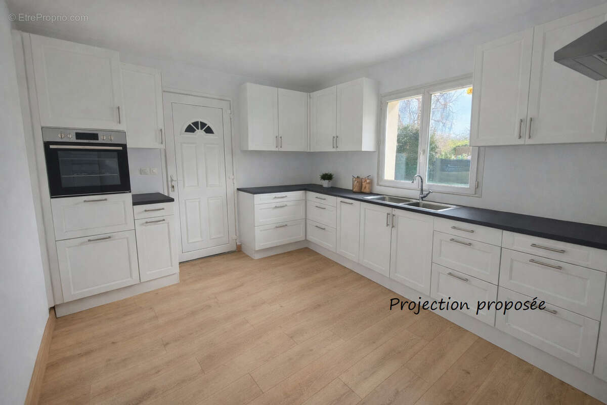 Maison à LA HAYE-MALHERBE