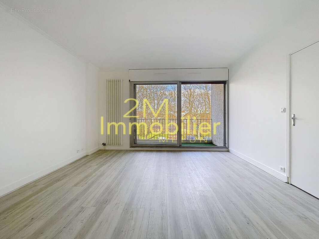 Appartement à VAUX-LE-PENIL
