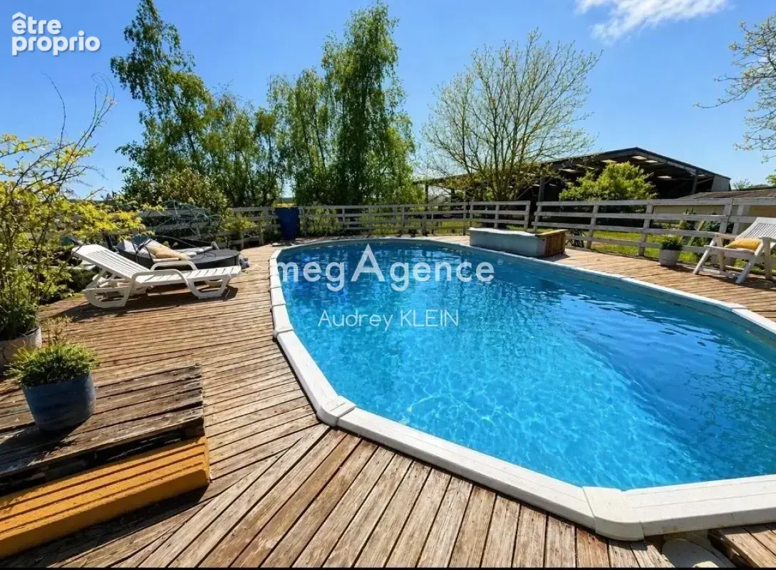 Belle propriété au calme avec terrain, piscine et box équestre - photo 6