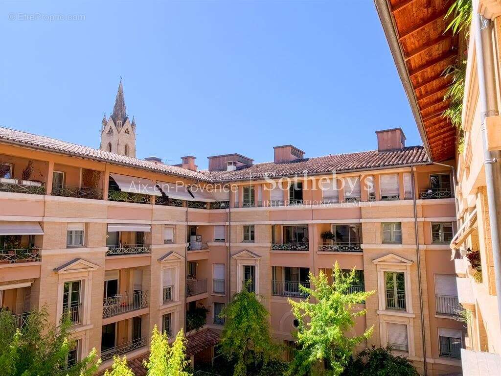 Cours Mirabeau – Appartement 104 m² avec 3 chambres, 2 balcons, parking privatif, cave et ascenseur - photo 6