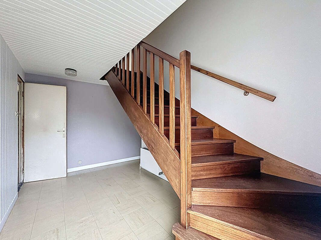 Maison à LE RELECQ-KERHUON