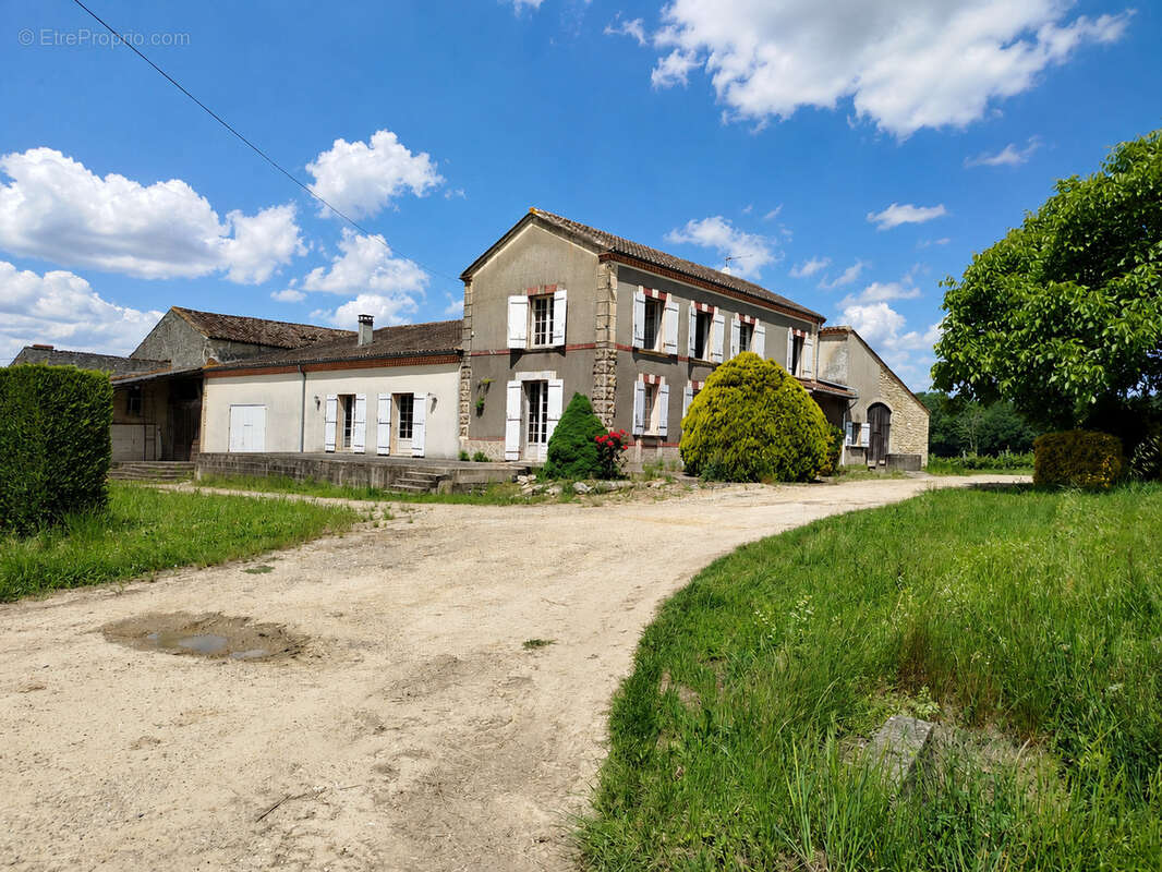 Maison à CAPLONG