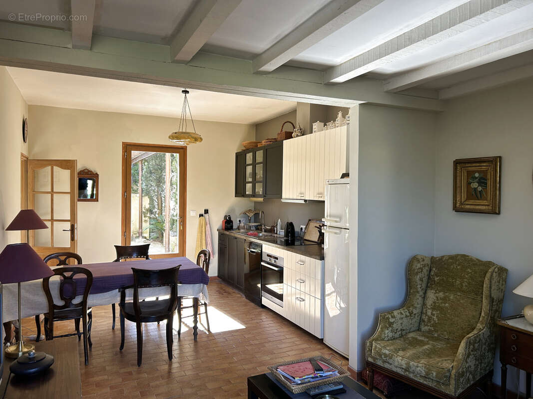 Maison à SAINT-QUENTIN-LA-POTERIE