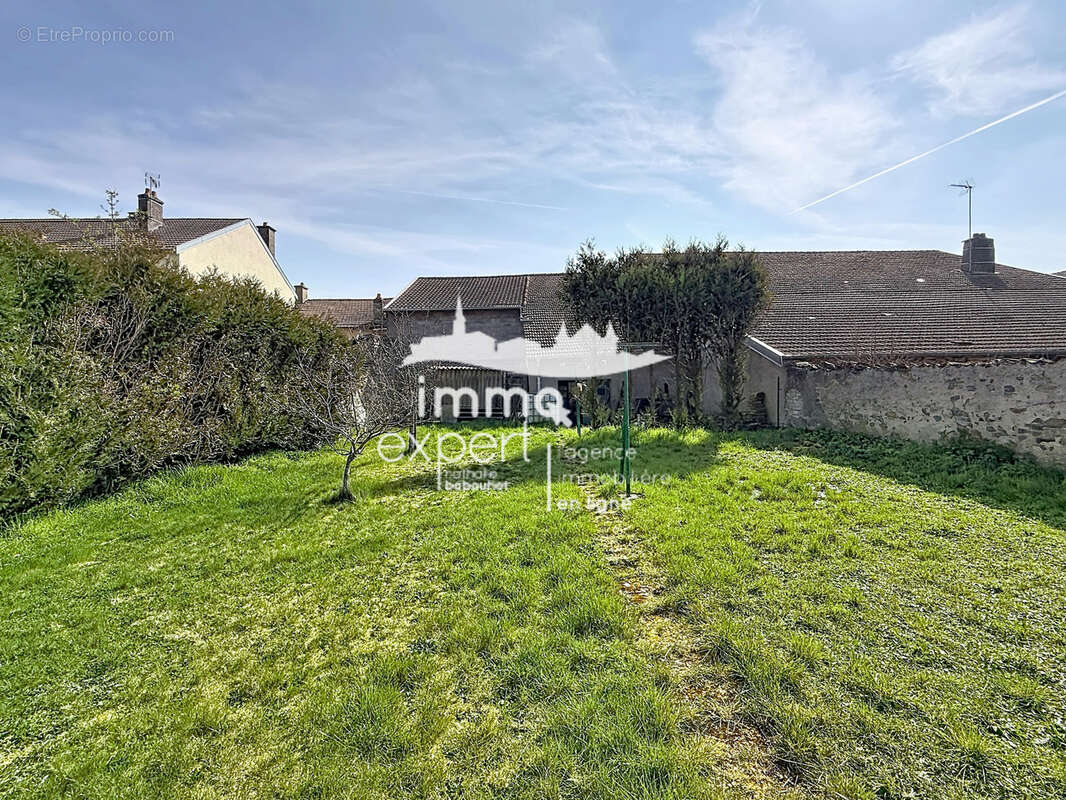 Appartement à JUVAINCOURT