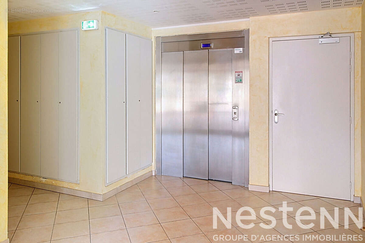 Appartement à SALERNES