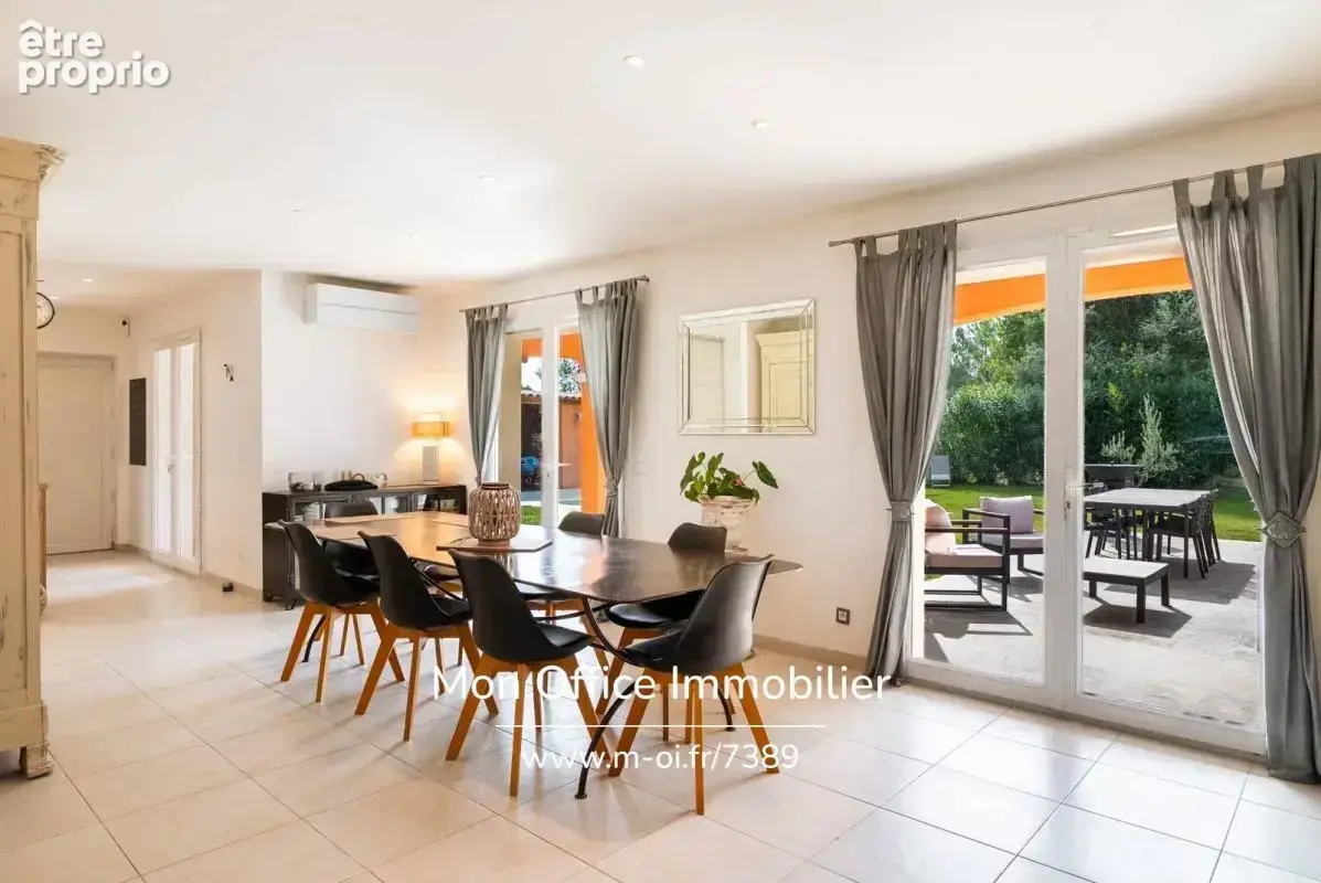 Référence : 7389-JDO - Maison familiale 4 chambres avec piscine et terrain de 1 260 m² à Venelles - photo 6