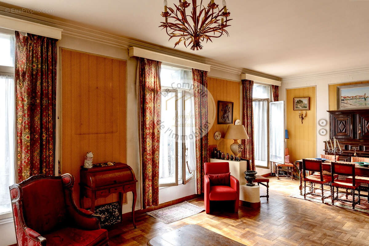 Appartement à MARSEILLE-6E