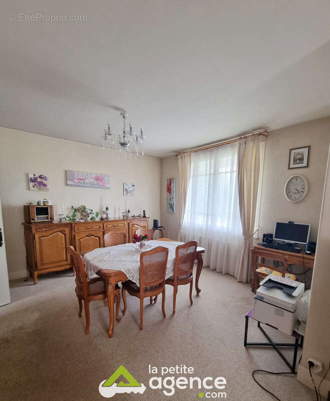 Maison à SAINT-AMAND-MONTROND