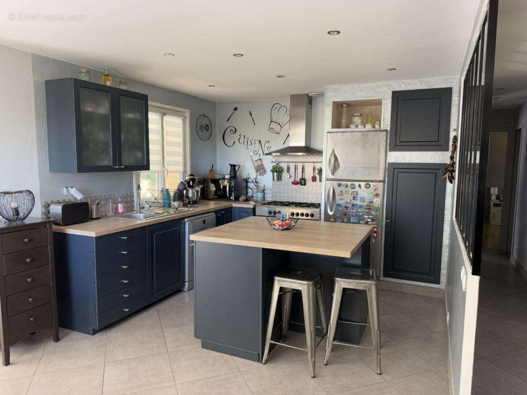 Maison à SAINT-DENIS-DE-L&#039;HOTEL