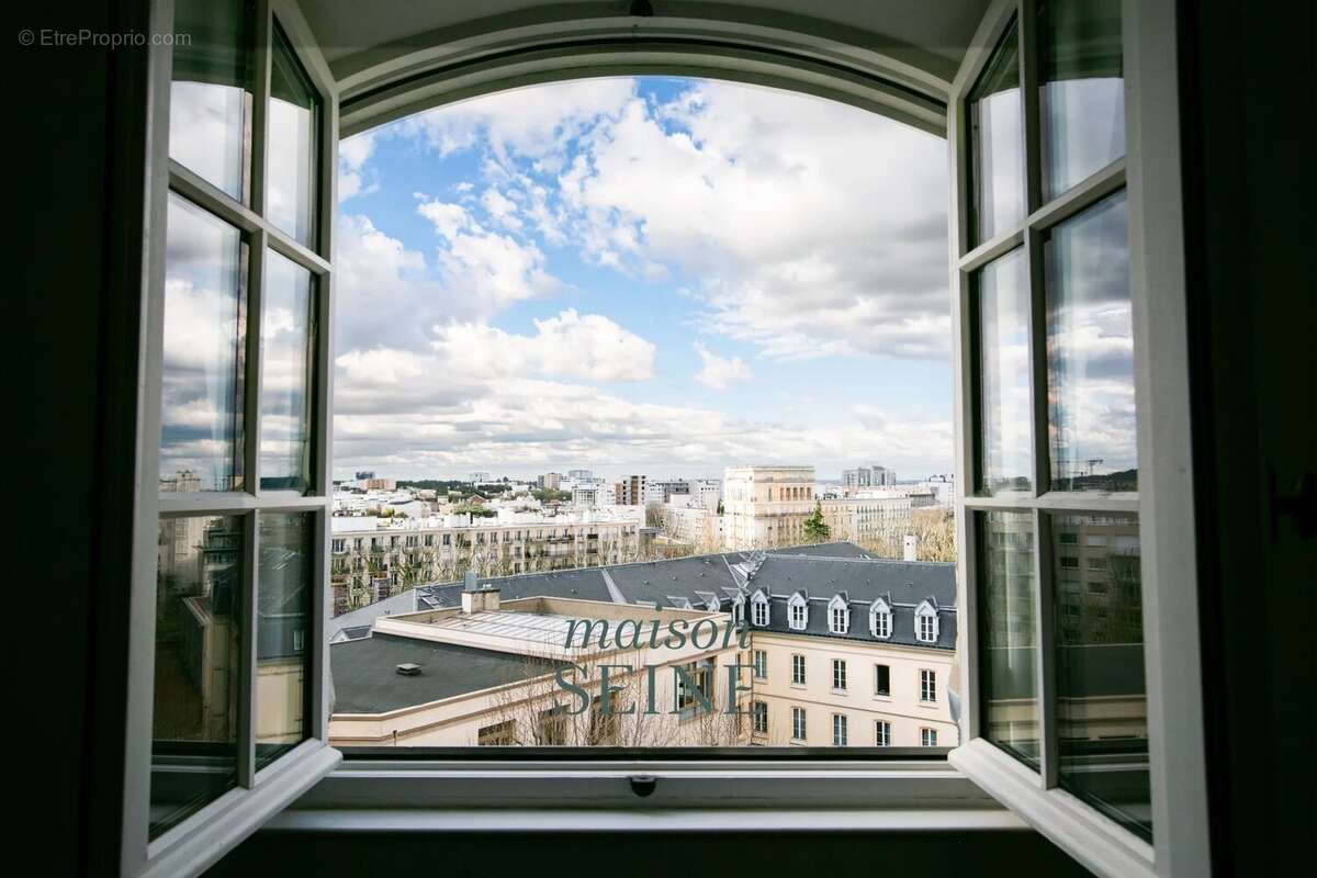 Appartement à NEUILLY-SUR-SEINE