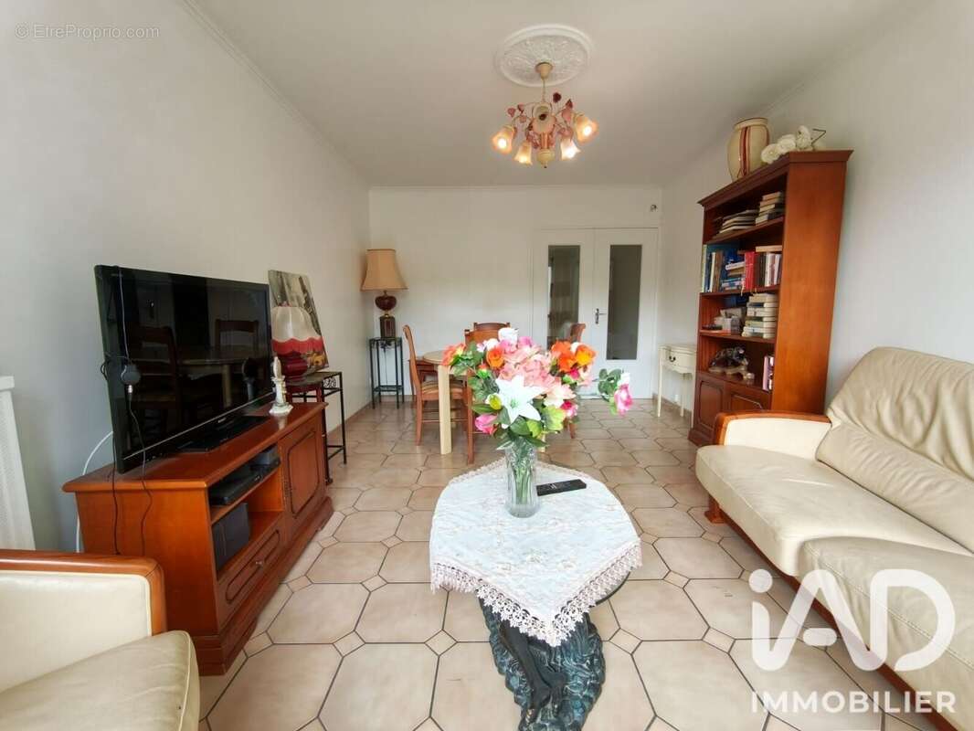 Appartement 80 m² à Viry-Chatillon  - photo 2