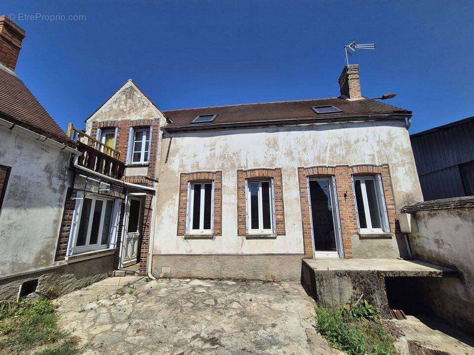 Maison à PONT-SUR-YONNE