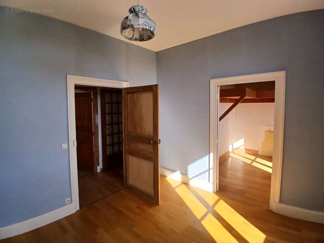 Maison à SAINT-LEGER-DE-FOUGERET