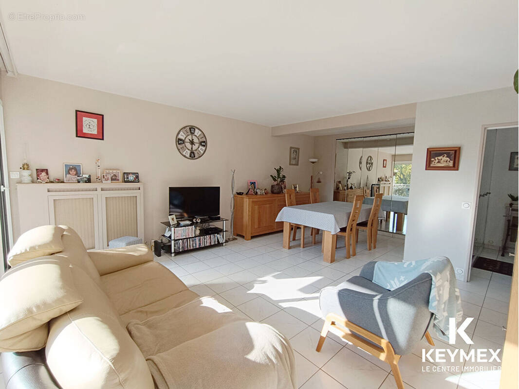 Appartement à LOUVRES