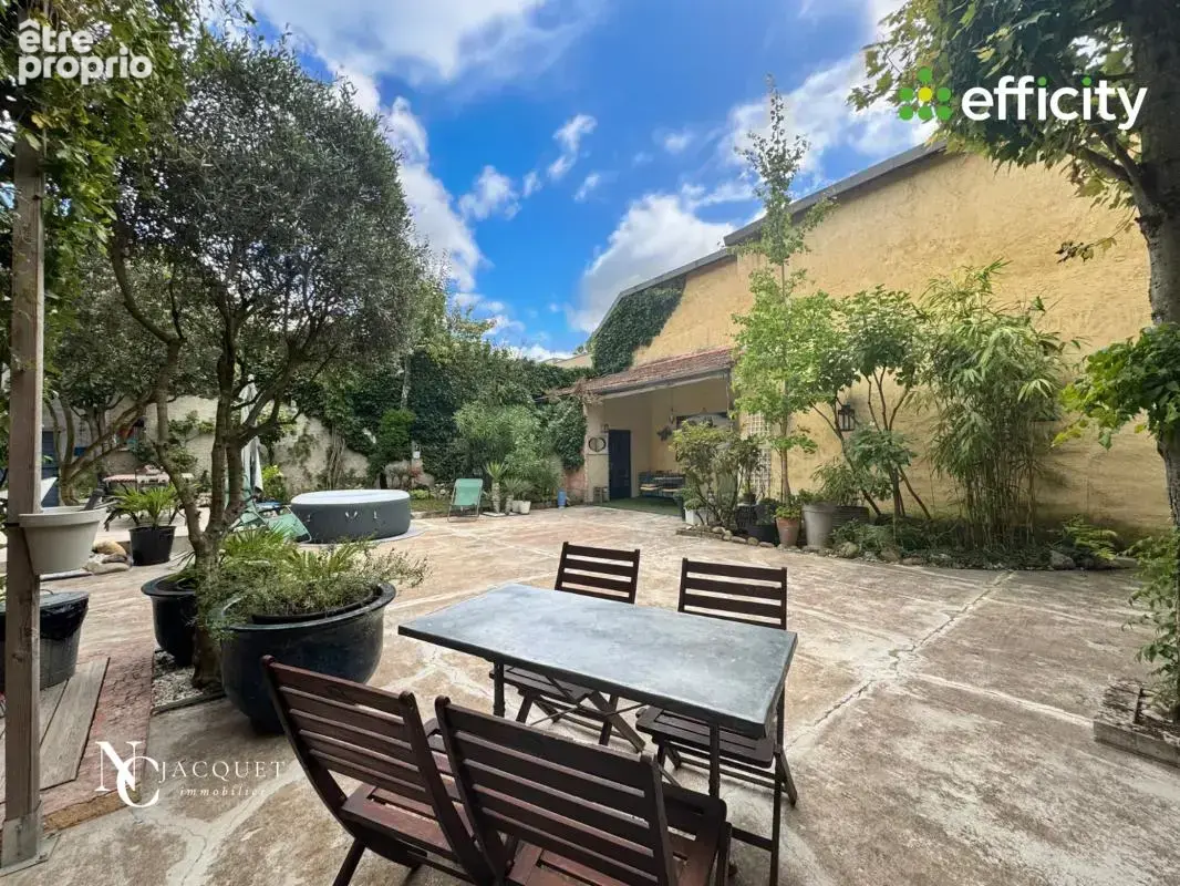 Maison 184 m² à Rillieux-La-Pape  - photo 15