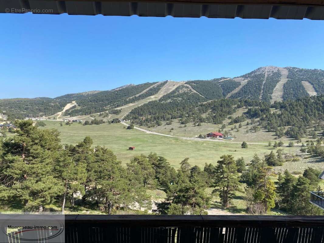 Appartement à GREOLIERES