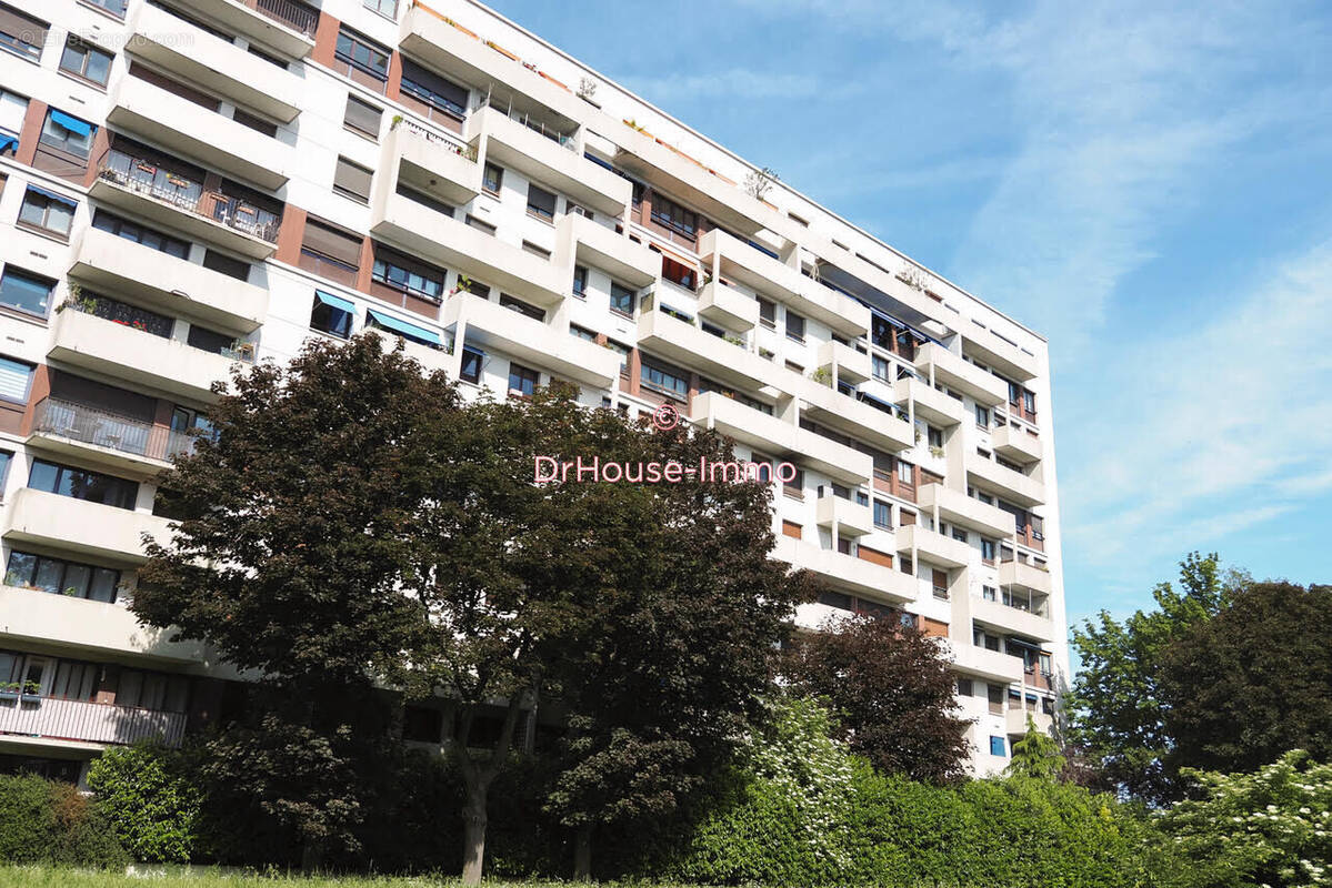 Appartement à MONTROUGE