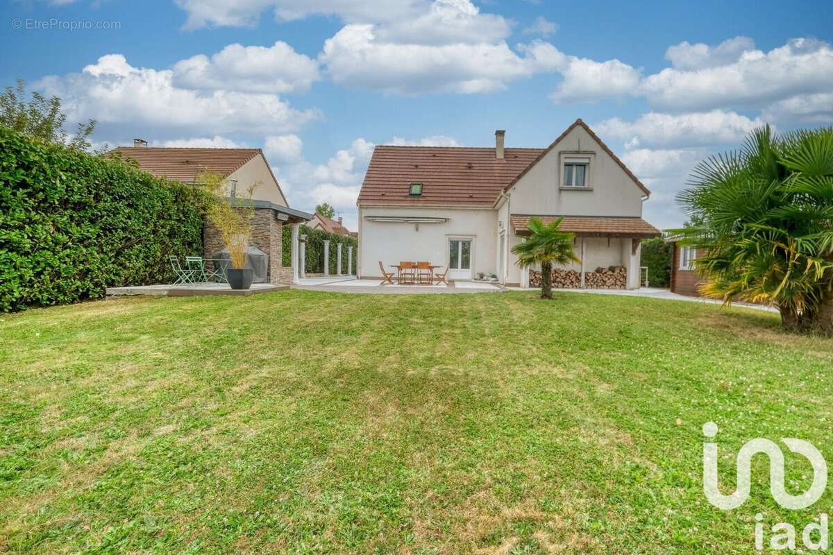 Photo 2 - Maison à FAVIERES