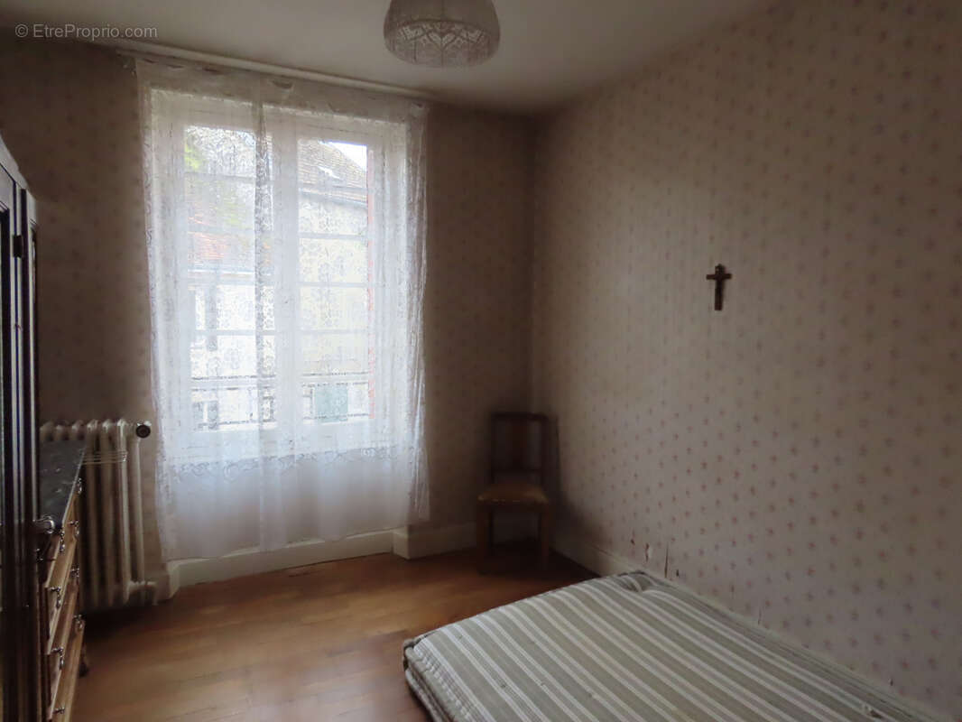 Ebreuil centre - photo 6