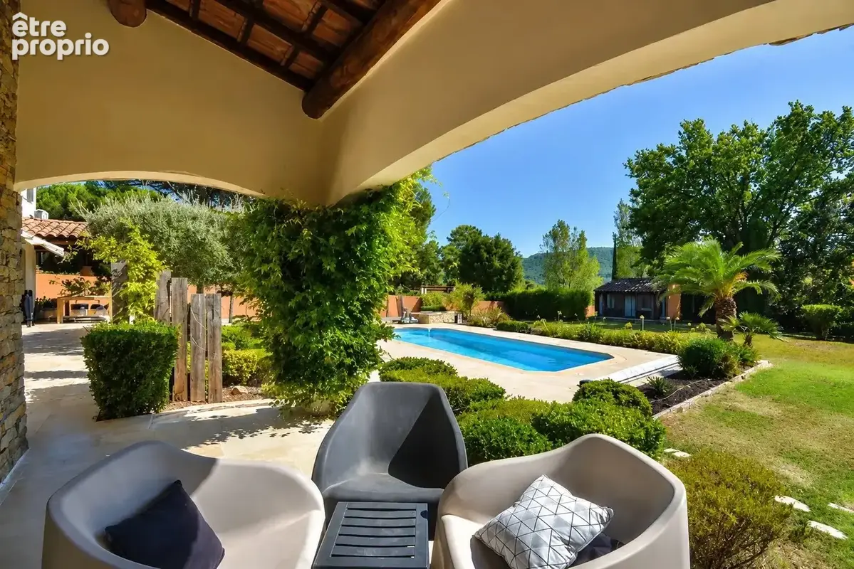 Bagnols-en-Forêt – Villa 200 m² avec appartement indépendant terrain 5 200 m² - photo 14